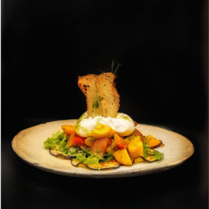 Grillowany bakłażan z rukolą, burrata i pesto na chrupiących grzankach